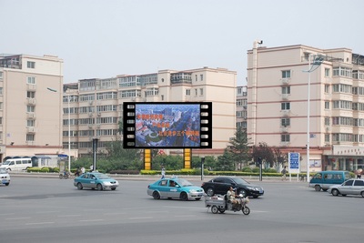 南京市P12LED顯示屏供應(yīng)詳解 防風(fēng)防雨設(shè)計與6944像素點高清視覺體驗